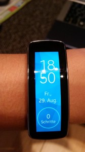 Samsung Gear Fit | Display und Schrittzähler