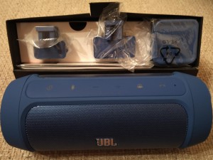 JBL Charge 2 | farblich passendes Ladezubehör